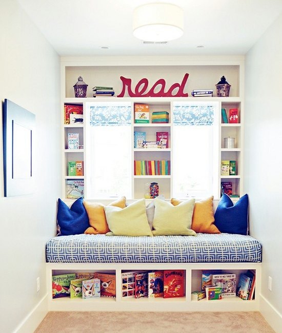 Window seat book shelves