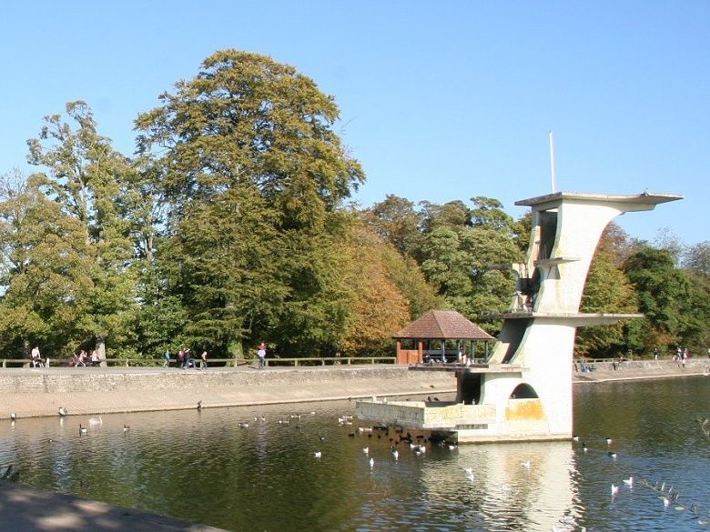 Splash lake at coate park