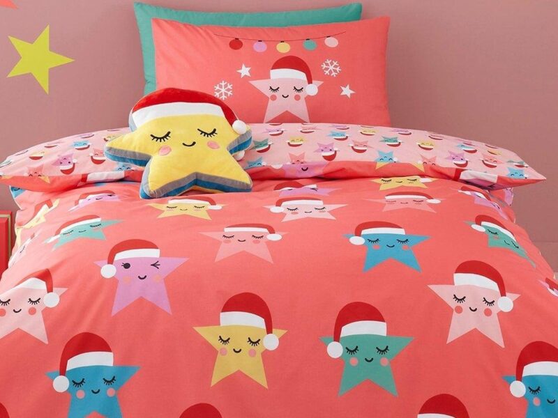 Cute star themed Christmas bedding