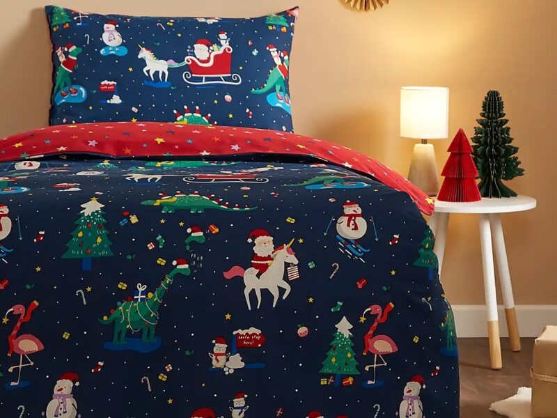 Bold blue Christmas bedding set