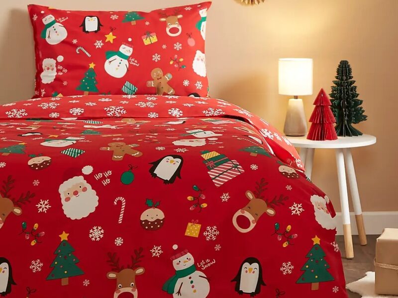 Bright red Christmas themed bedding set