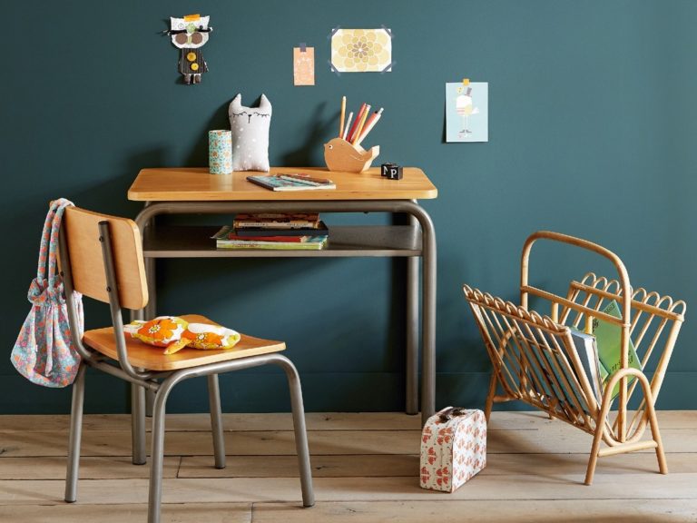 School-style desk and chair