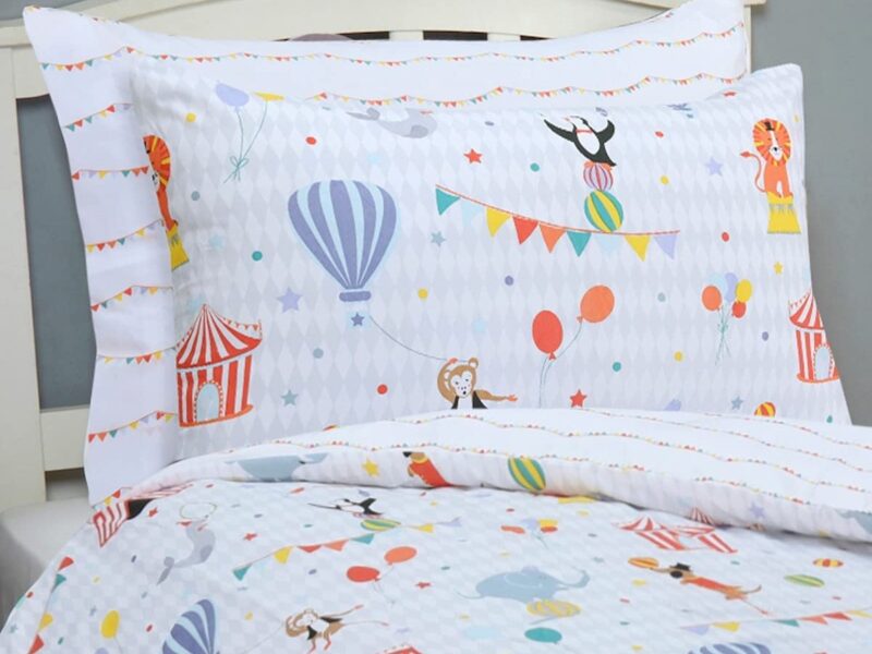 Kid's duvet set with circus animal print