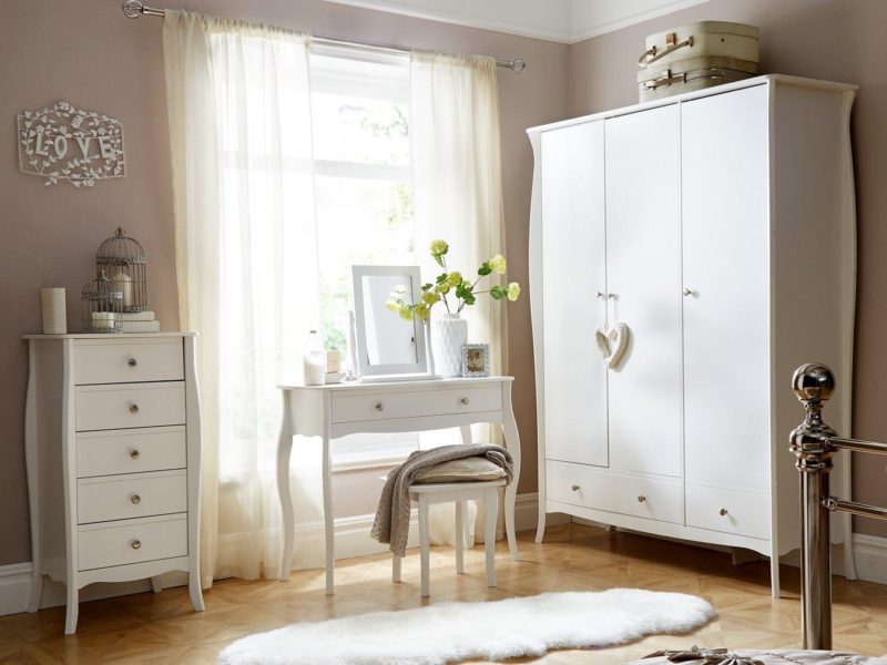 White Baroque-Style Bedroom Furniture