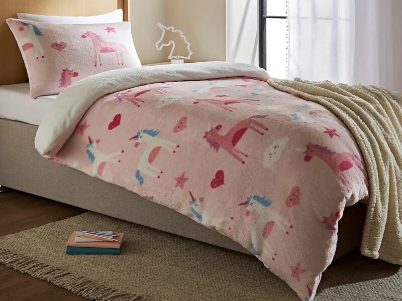 Pink fleece unicorn theme bedding