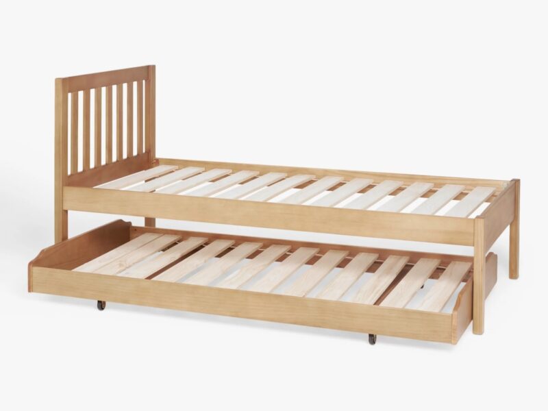 Child's single bed with pull-out guest bed