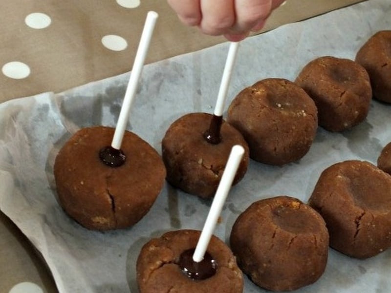 Making the Easter lollipops