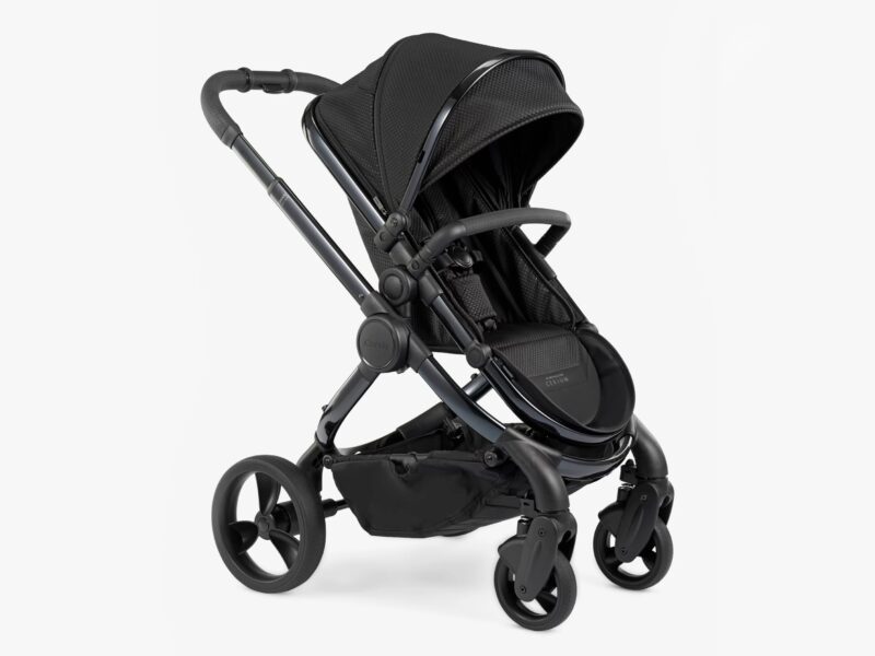 Combined carry-cot and pushchair