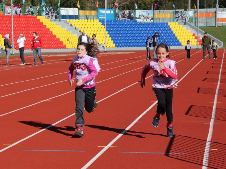 Kids running