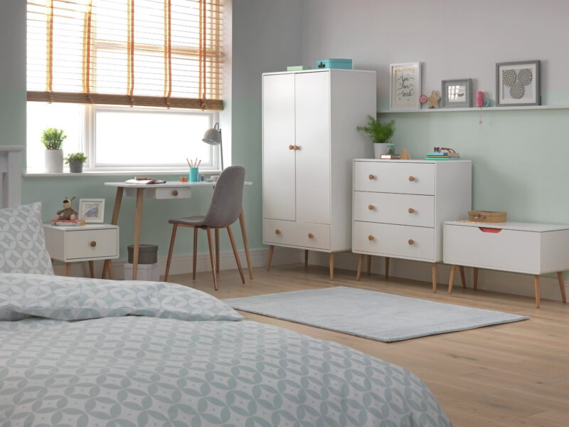 Kid's white and oak bedroom furniture