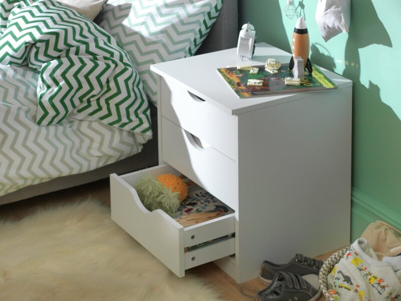 White bedside 3-drawer chest