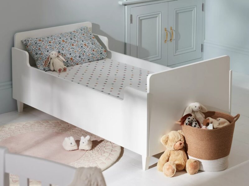 White-painted toddler bed