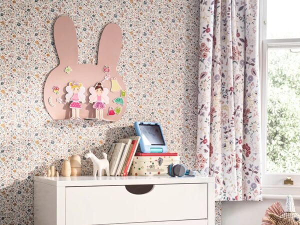 Kid's rabbit themed wall shelf