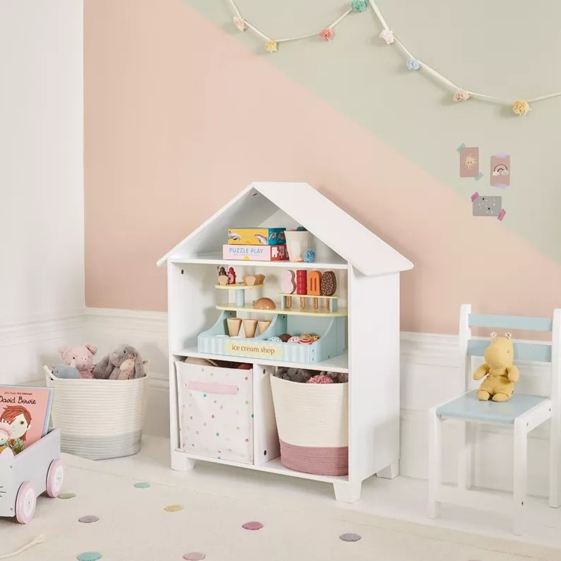 White bookcase with roof-style top and 3 shelves