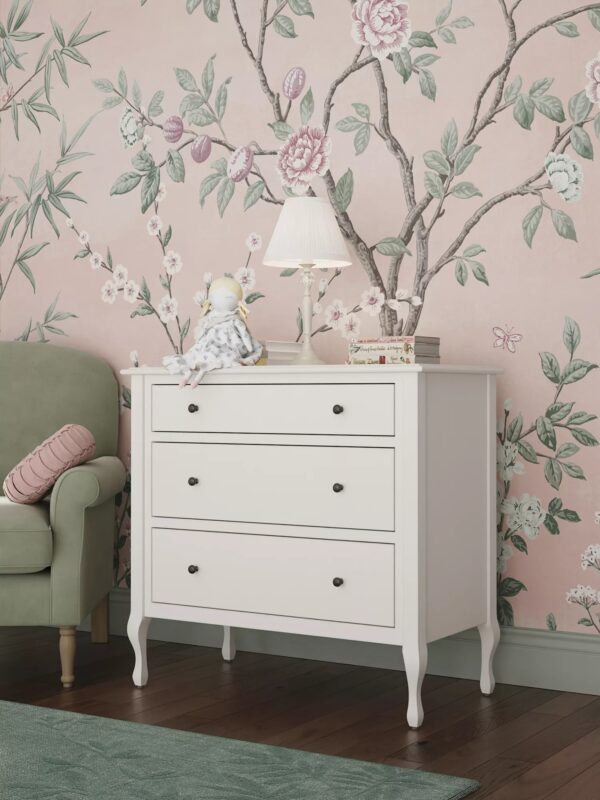 White-painted drawer chest