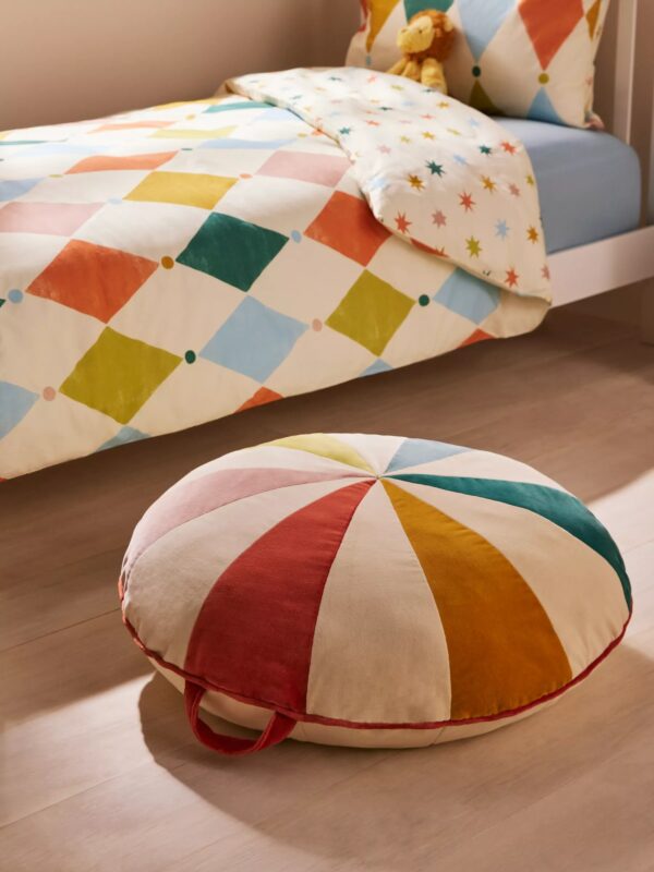 Diamond pattern round floor cushion